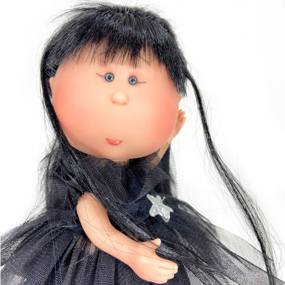 ÉDITION SPÉCIALE MIA BLACK DOLL